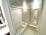 ウェリス津田沼 明るく広々とした浴室です。浴室乾燥機が備え付けてあるため梅雨に時期でも洗濯物が乾きます。