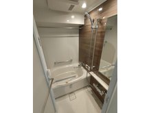 シャトレー上野　当社グループ会社保有住戸 お風呂もユニットごと交換しております。浴室乾燥機完備。