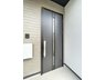 緑町２（ひばりヶ丘駅） 5298万円～5890万円 スッキリシンプルなデザインの玄関ドア