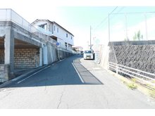 河原子町３（常陸多賀駅） 900万円 前面道路（2020年8月）撮影
