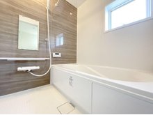 内宿台５（内宿駅） 2680万円 一日の疲れを癒すバスルームは浴室乾燥機付きでいつでも快適バスタイム