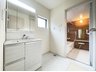 三橋３ 3999万円 窓のある明るい洗面所で毎日の身支度も気持ち良くお使い頂けます。