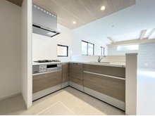 宮前１（北越谷駅） 4298万円 Ｌ型キッチンは動きやすく作業スペースを広く取れ機能的！