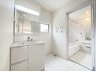 伊坂南３（栗橋駅） 2380万円～2580万円 窓のある明るい洗面所で毎日の身支度も気持ち良くお使い頂けます。