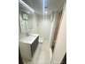 和光パークファミリア 白を基調とした清潔感のある洗面室。