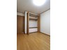 菅谷（上菅谷駅） 2140万円 2階・5.3帖の洋室。クローゼットもハンガーパイプと枕棚があるので使いやすいです（2023年10月）撮影