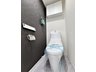 フローラ小松川 室内（2023年7月）撮影 シックな雰囲気のトイレです。