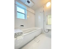 二ツ宮 2980万円 一日の疲れを癒すバスルームは浴室乾燥機付きでいつでも快適バスタイム
