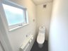 塚崎（逆井駅） 3190万円 白を基調とした清潔感のあるトイレ 室内（2023年4月）撮影
