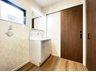 関山２（蓮田駅） 4280万円～4480万円 洗面室にもたっぷりの収納スペースを設置、タオル類や洗面道具もスッキリとしまえます