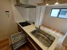 ライオンズステーションプラザ大島 システムキッチンも新規交換済。開放感のある対面式を採用しました。食洗器も完備しております。