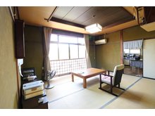 相川新町 1230万円 陽当たりの良い10畳の和室です。キッチンの隣にあります。リビング・ダイニング向き。