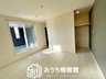 日置江７ 1900万円～2100万円 現地写真（寝室） 木目の美しさを際立たせるシンプルデザインの建具を使用しています。