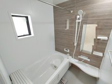 室山町（西日野駅） 2680万円 現地写真（浴室） 浴室暖房乾燥機付き。１坪タイプで広々です。