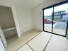 南鹿島町（亀山駅） 2680万円 現地写真（和室）　　　　　　　　 大壁仕様の新和室。くつろぎの空間です。