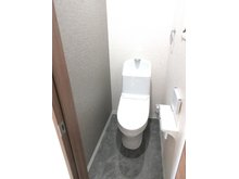 千種区南明町 トイレの床・便器・壁紙は新品に取り換え