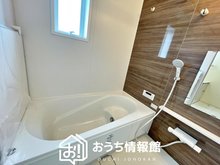 本郷町７（古井駅） 1880万円 現地写真（浴室）　　　 浴室暖房乾燥機付き。１坪タイプで広々です。
