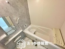 島里２（友江駅） 2090万円・2190万円 現地写真（浴室） 浴室暖房乾燥機付き。１坪タイプで広々です。