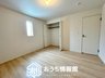 早田本町４ 2290万円 現地写真（洋室） 木目の美しさを際立たせるシンプルデザインの建具を使用しています。