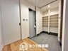 日永４（南日永駅） 3098万円 現地写真（玄関） 玄関には、大型のシューズ収納を設置しています。