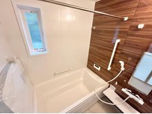 竹鼻町狐穴（竹鼻駅） 2390万円 現地写真（浴室）　 浴室暖房乾燥機付き。１坪タイプで広々です。