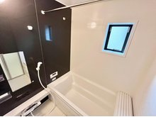正木 2580万円 現地写真（浴室） 浴室暖房乾燥機付き。１坪タイプで広々です。