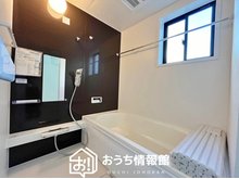 鵜沼各務原町３（名電各務原駅） 2700万円 現地写真（浴室） 浴室暖房乾燥機付き。１坪タイプで広々です。