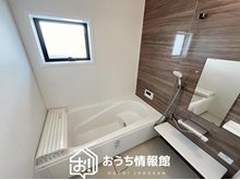 蓮見町（桑名駅） 2990万円 現地写真（浴室）　　 浴室暖房乾燥機付き。１坪タイプで広々です。