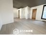 蓮見町（桑名駅） 2990万円 現地写真（寝室）　 木目の美しさを際立たせるシンプルデザインの建具を使用しています。