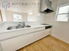 伊川谷町潤和 2780万円 ◆ご家族身近に感じられるカウンター式のキッチン♪