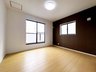 笠松２（りんくうタウン駅） 3548万円 １階　洋室７．２帖 南向きで木目調の明るい居住空間 ◎どんな家具ともマッチするので、お部屋のインテリアを考えることが楽しくなりそうです