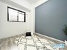 エスペラント高安 洋室床材のデザインはシンプルなデザインを採用しておりますので、家電や家具などの色味が合わせやすくなっておりますので非常に便利ですね♪ ご家族でのインテリアをお楽しみ頂けます♪