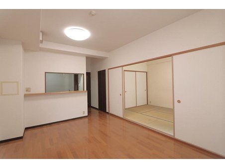 コスモ都島弐番館 ファミリーにピッタリの3LDK。空き室につきすぐご内覧可能です。お気軽にお問い合わせください♪