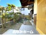 ◆四条畷市田原台　74坪・５LDK＋大型ガレージ2台・お庭ある伝統的な日本家屋◆ 【浴室奥庭写真】 浴室のL型の窓からこちらの風景がみれます♪ししおどしもあり日本の心がここにはあります♪
