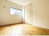 網干区新在家（山陽網干駅） 2580万円・2780万円 現地写真（寝室） 木目の美しさを際立たせるシンプルデザインの建具を使用しています。