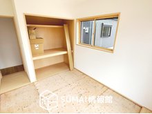 FIRST TOWN　姫路市網干区新在家　第３期　全２邸　【一戸建て】 現地写真（和室） 大壁仕様の新和室。くつろぎの空間です。