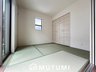 左京１（平城山駅） 3980万円 現地写真（和室） 大壁仕様の新和室。くつろぎの空間です。