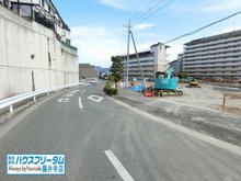 清水町（富田林駅） 1480万円～2150万円 前面道路の幅員は10ｍと広く、駐車もラクラク