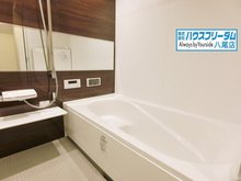 若江東町４（河内花園駅） 2780万円 浴室はリフォーム済となっております♪ 浴室乾燥機が付いておりますので、梅雨の時期、洗濯物を乾かす他 冬場のお風呂場の温めなどにお使い頂けますので便利です♪ 毎日お風呂が楽しみになりそうですね♪