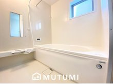 東木辻町（京終駅） 4080万円・4380万円 現地写真（浴室） 浴室暖房乾燥機付き。１坪タイプで広々です。