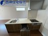 魚住町西岡（魚住駅） 3390万円 キッチンです。システムキッチンは防音タイプのワイドシンクに食器洗い乾燥機、siセンサー付ガスコンロが装備されております。 現地（2024年3月4日）撮影