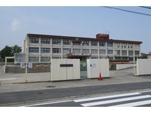 西真美２ 2680万円 香芝市立香芝東中学校まで1351m 学校HPにて、学校概要、行事予定、学年毎の学校生活の様子などが、写真付きでご紹介されています。