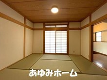 田井町（香里園駅） 2480万円 ■２F和室写真■ 日本の心・和室もあり、いぐさのいい香りがお部屋全体を包みます♪
