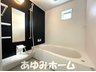 四宮２（萱島駅） 3180万円 【浴室写真】 換気用の窓もあり、清潔に保てます♪