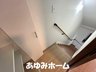 相川２（相川駅） 3680万円 【階段写真】 階段には手摺があり、お子様の安全をまもります♪窓があるので換気できます♪