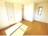 北今宿３（播磨高岡駅） 2480万円 現地写真（寝室） 大容量の収納付で居住スペース広々使用できます。