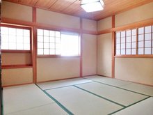 桃山台４ 1580万円 ８帖もある和室です。 床の間もあり和の雰囲気がある和室です。