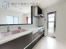 多井畑南町 2980万円 ◆対面タイプのキッチンです♪ 画像加工により家具を消しております