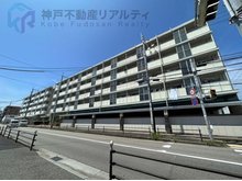 新吉田第3住宅 ◆スーパーなども近く住環境整っています♪◆バス停目の前♪徒歩約１分