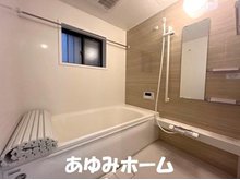 香里北之町（香里園駅） 2800万円 【浴室写真】 浴室暖房乾燥機、カラリ床等を 標準装備♪エアインシャワーで 節水致します♪使い勝手の良い お風呂空間を提供しています。